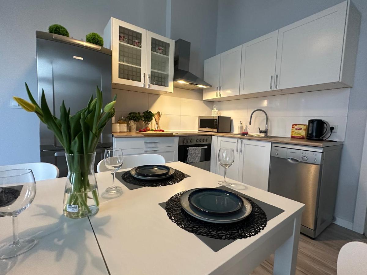 Apartament Wroclawia ภายนอก รูปภาพ