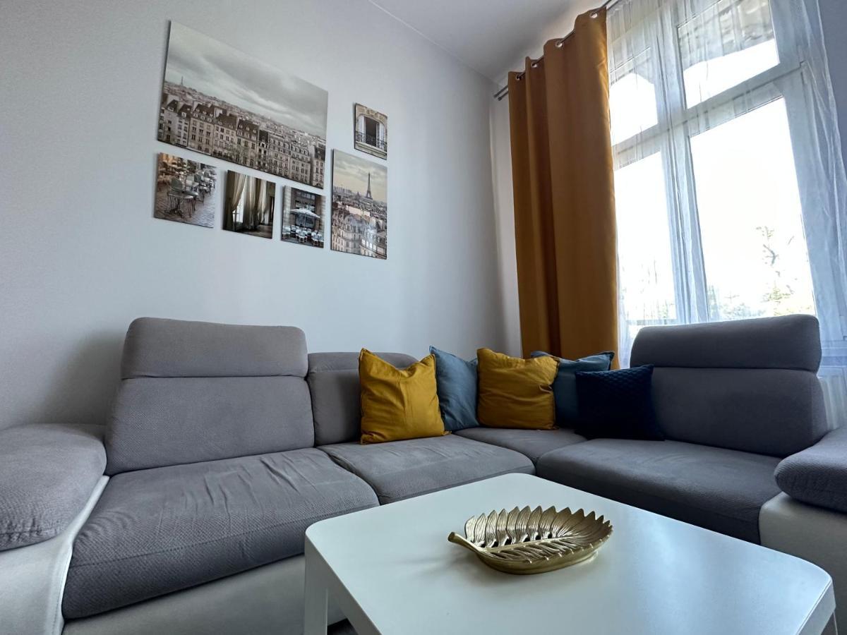 Apartament Wroclawia ภายนอก รูปภาพ