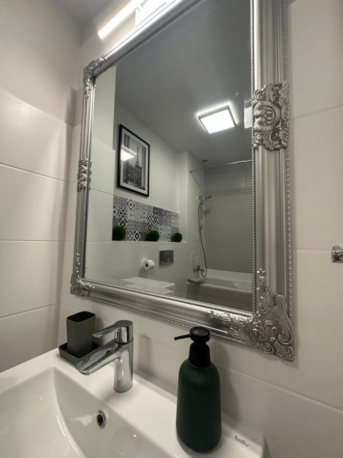 Apartament Wroclawia ภายนอก รูปภาพ